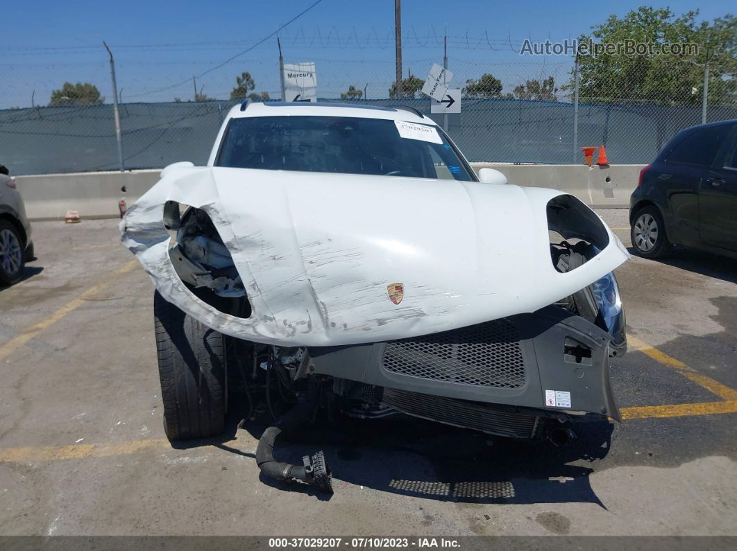 2018 Porsche Macan   White vin: WP1AA2A52JLB15107