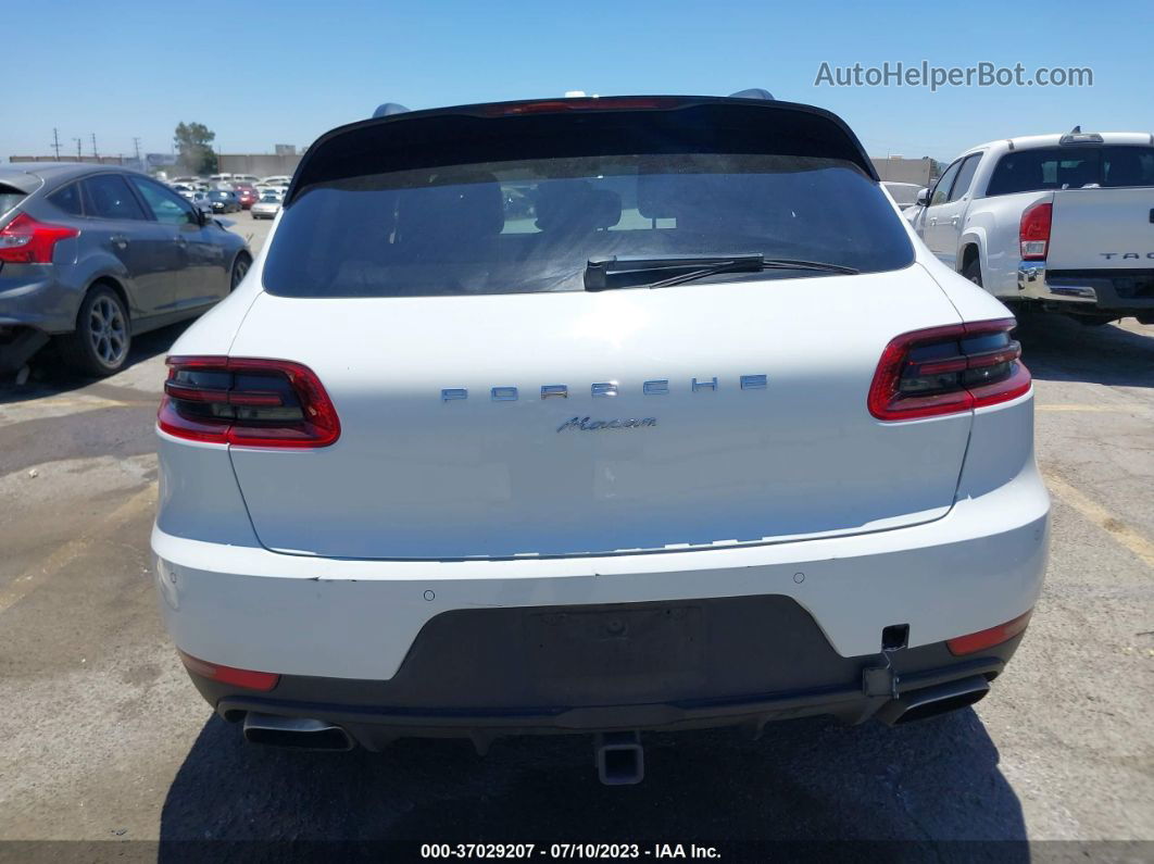 2018 Porsche Macan   White vin: WP1AA2A52JLB15107