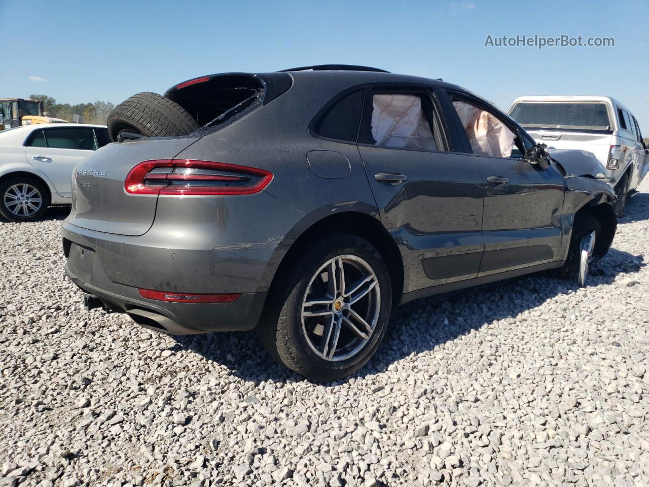 2018 Porsche Macan  Gray vin: WP1AA2A52JLB15785