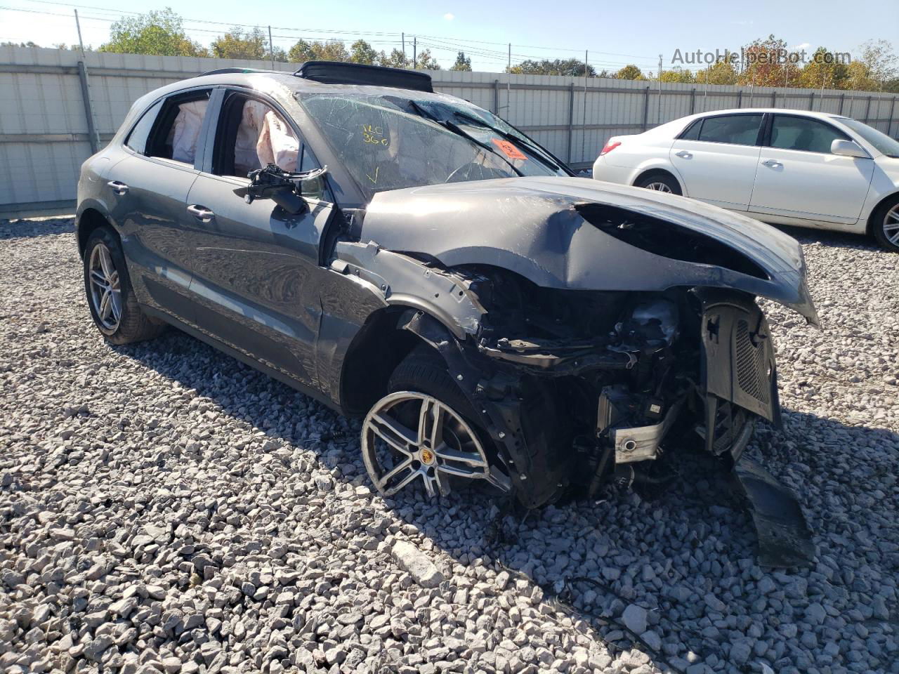 2018 Porsche Macan  Gray vin: WP1AA2A52JLB15785