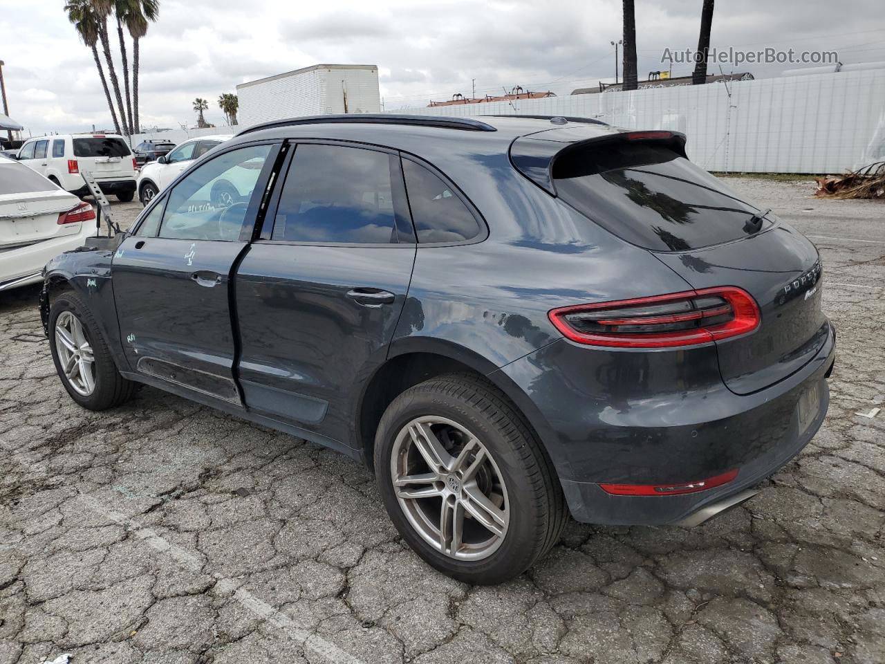 2018 Porsche Macan  Gray vin: WP1AA2A52JLB19268