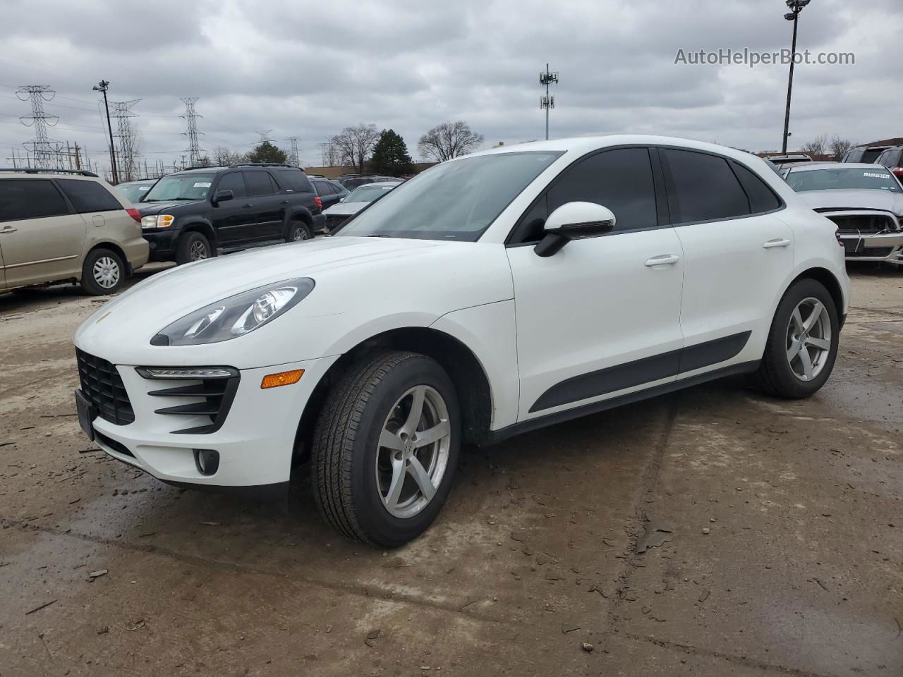 2017 Porsche Macan  White vin: WP1AA2A53HLB00237