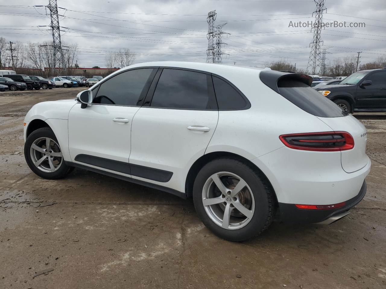 2017 Porsche Macan  White vin: WP1AA2A53HLB00237