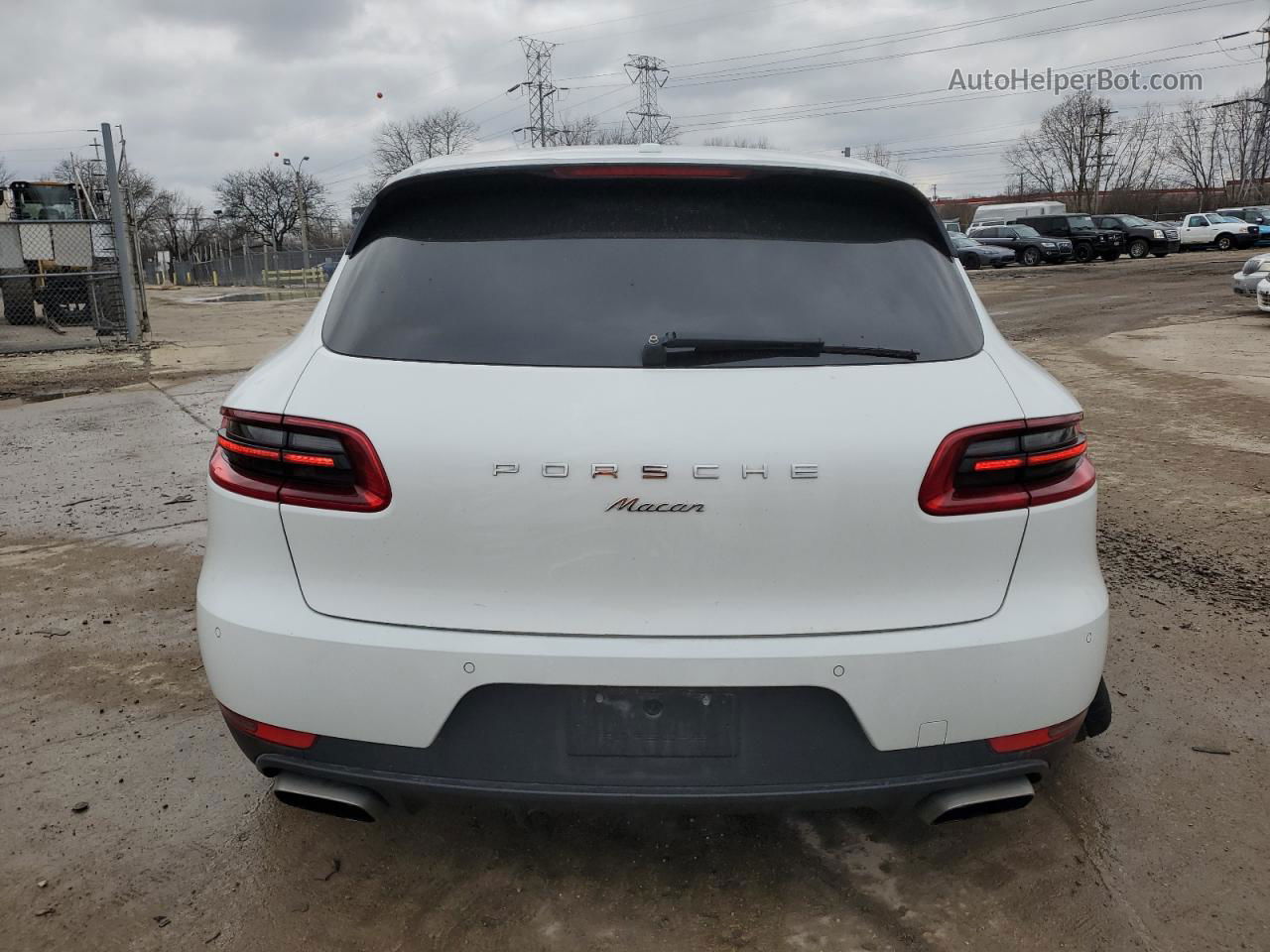 2017 Porsche Macan  White vin: WP1AA2A53HLB00237