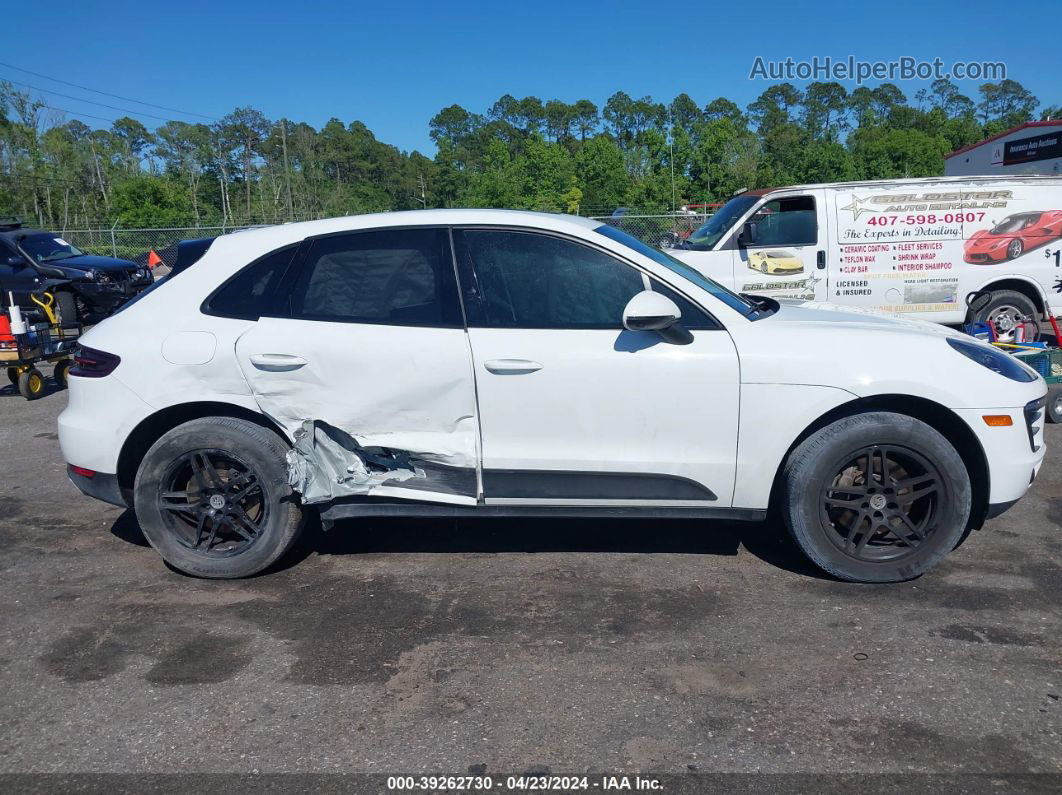 2018 Porsche Macan   White vin: WP1AA2A53JLB09123