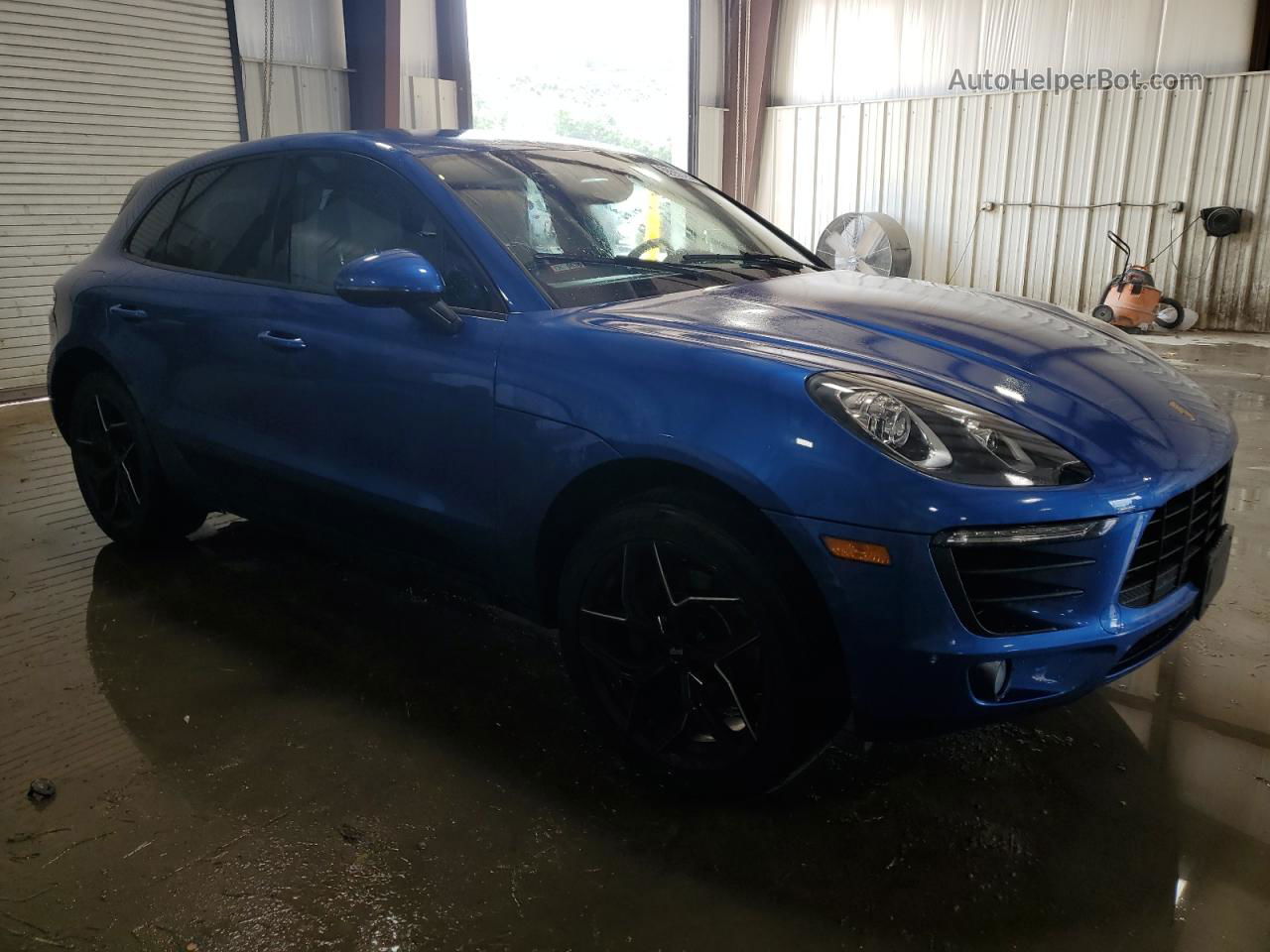 2018 Porsche Macan  Blue vin: WP1AA2A53JLB21790