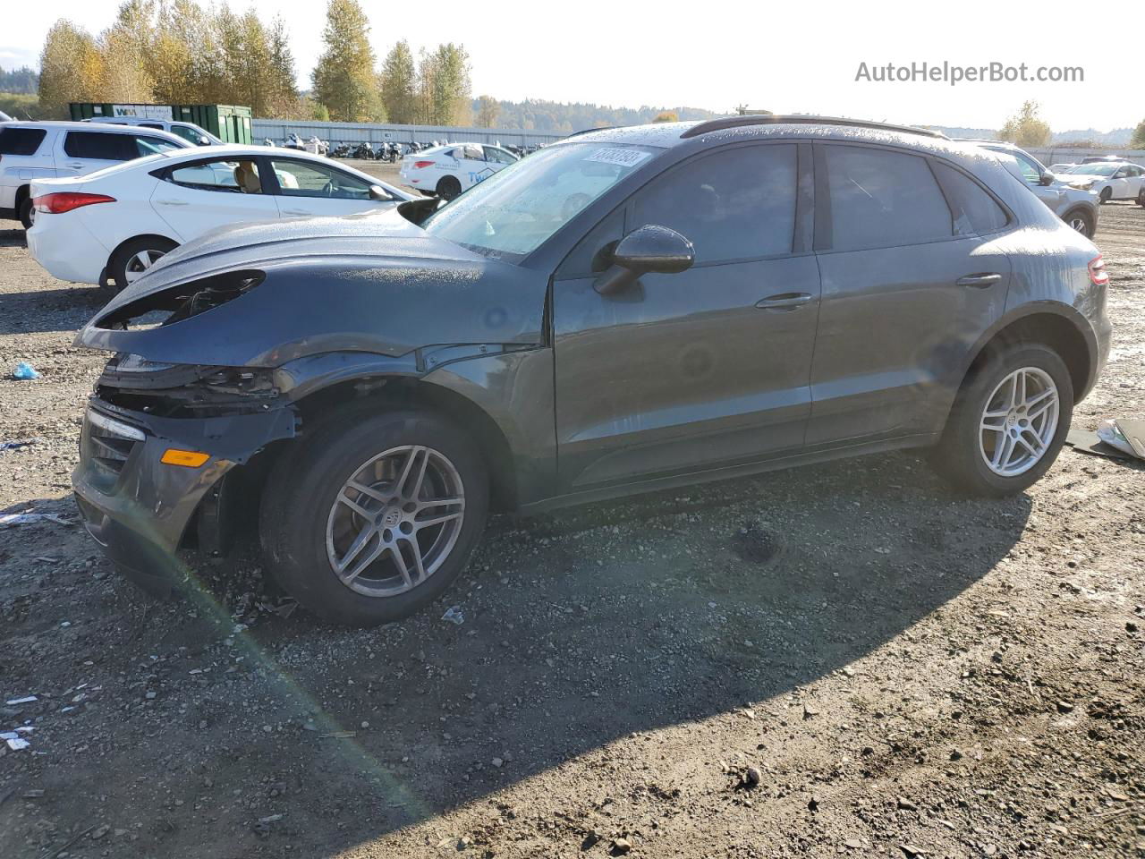 2017 Porsche Macan  Black vin: WP1AA2A54HLB04202