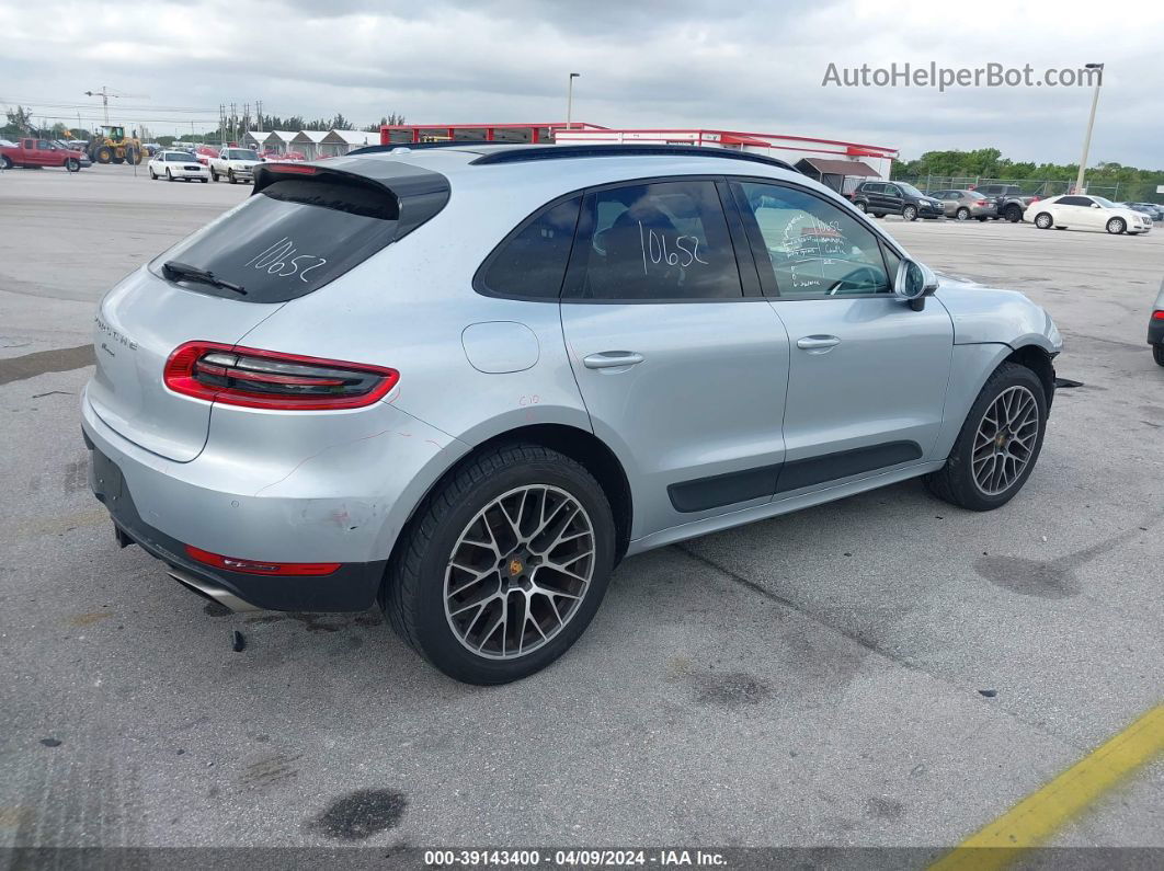 2017 Porsche Macan   Серебряный vin: WP1AA2A54HLB08489