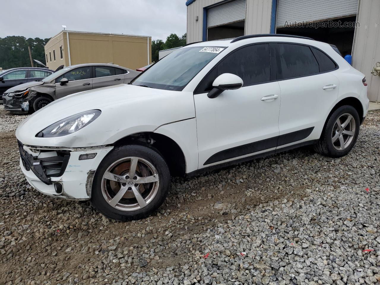 2017 Porsche Macan  White vin: WP1AA2A54HLB09187