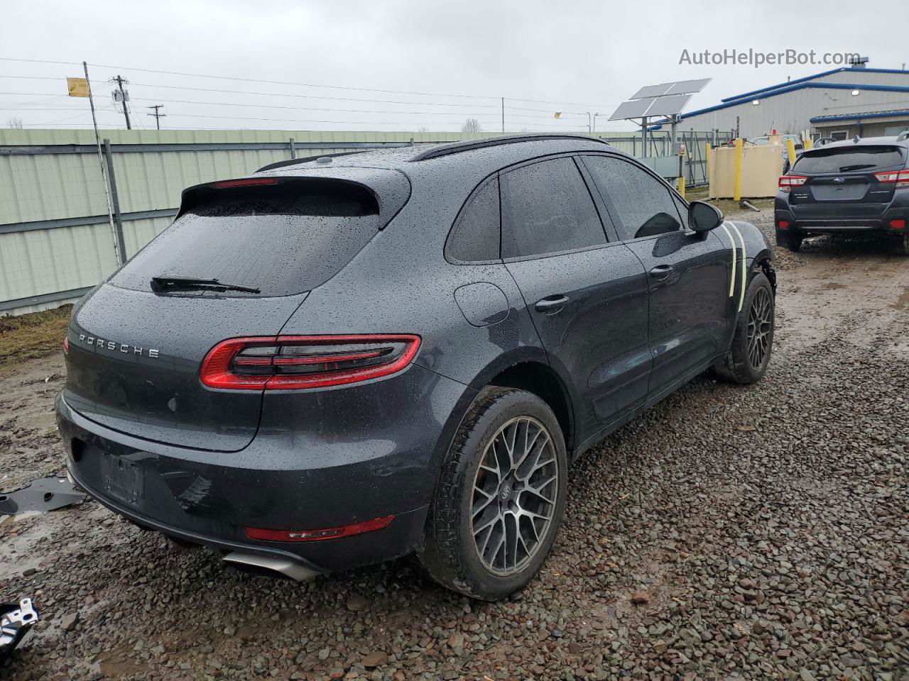 2017 Porsche Macan  Black vin: WP1AA2A54HLB09576