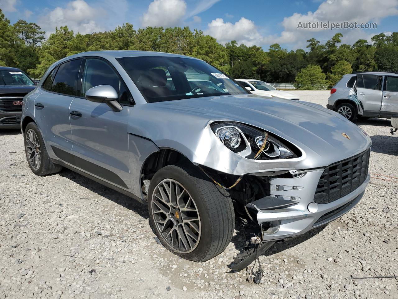 2018 Porsche Macan  Silver vin: WP1AA2A54JLB00379