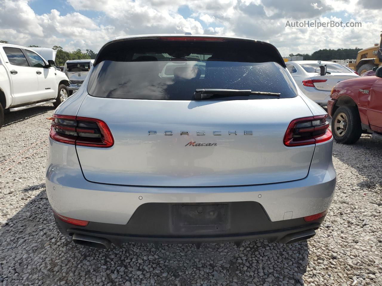 2018 Porsche Macan  Серебряный vin: WP1AA2A54JLB00379