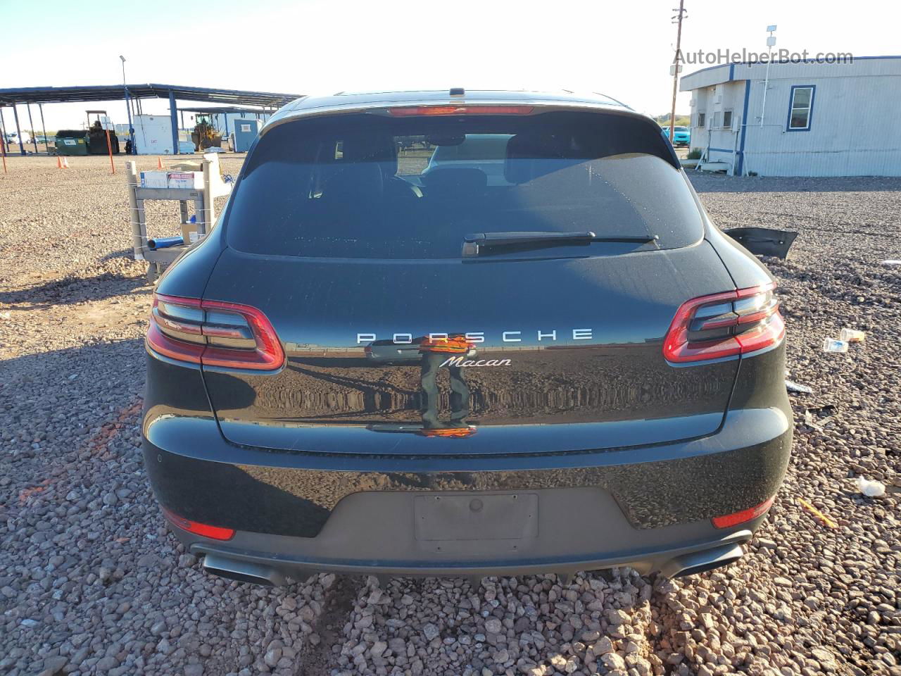 2018 Porsche Macan  Black vin: WP1AA2A54JLB04609