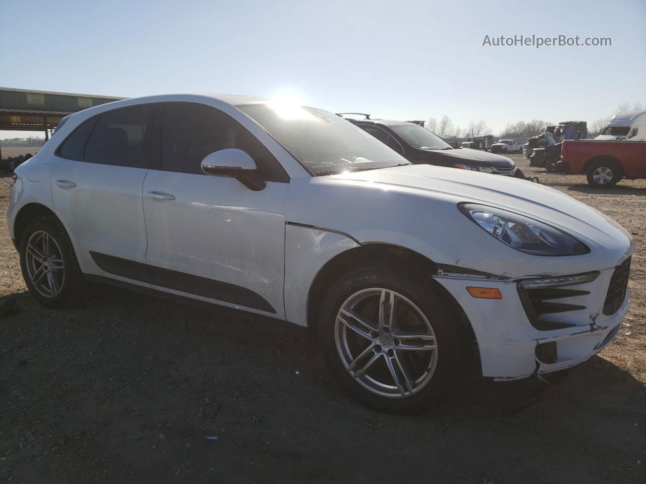 2018 Porsche Macan  Белый vin: WP1AA2A54JLB07445