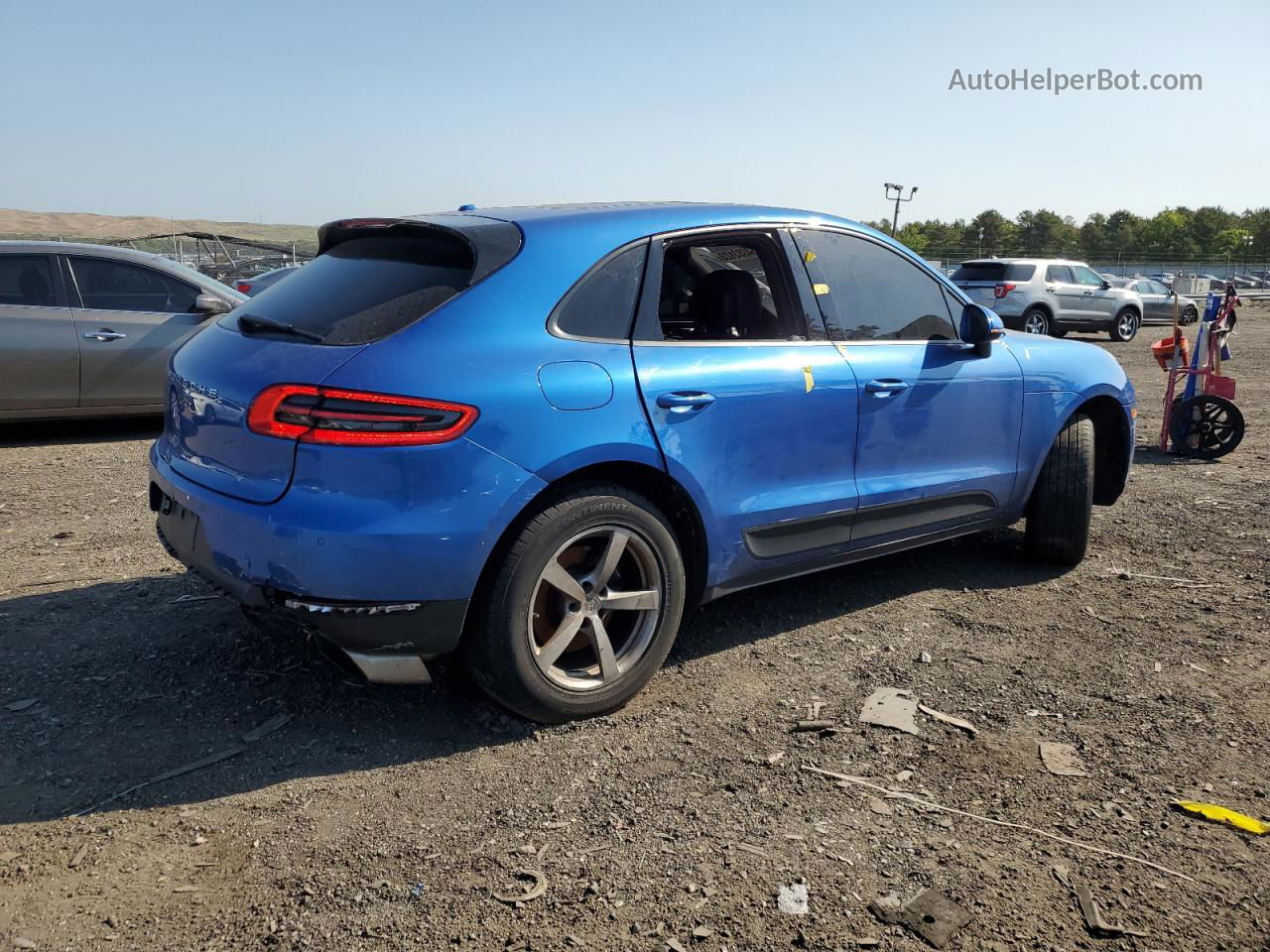 2017 Porsche Macan  Синий vin: WP1AA2A55HLB04287