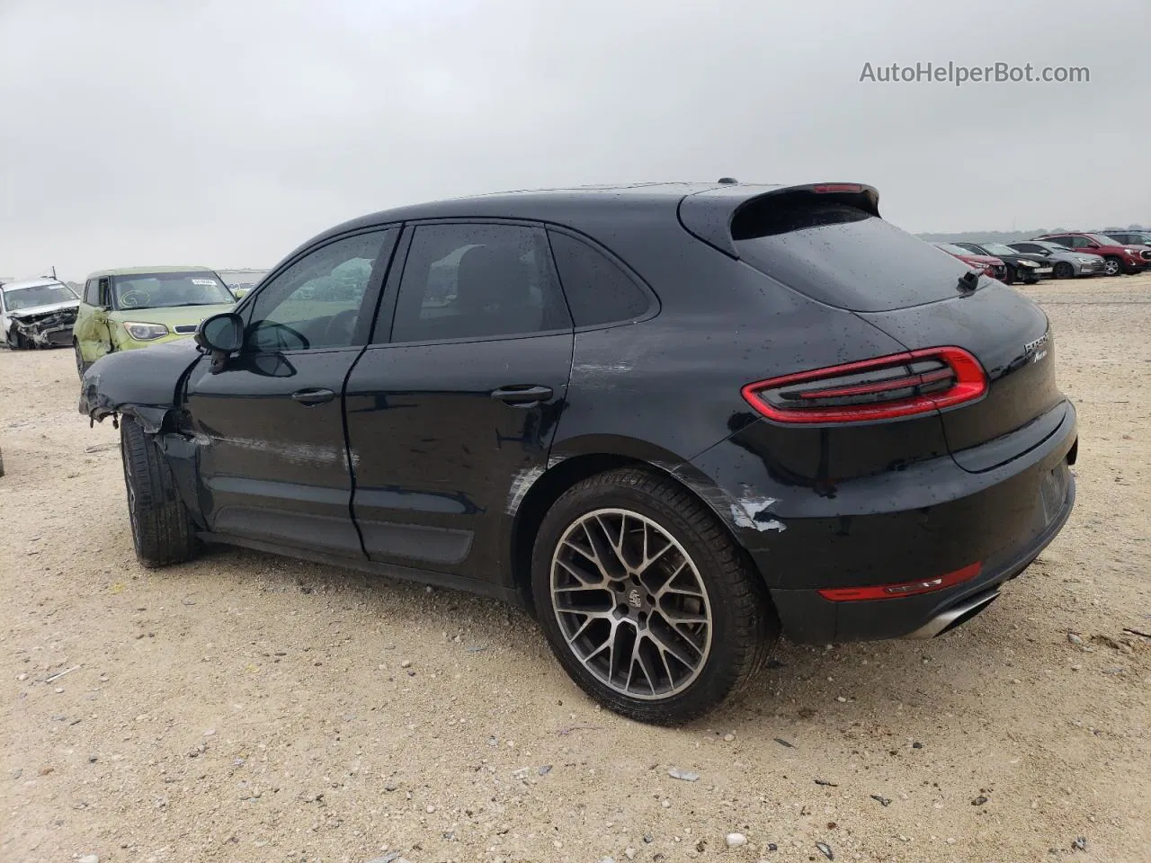 2017 Porsche Macan  Black vin: WP1AA2A55HLB80303