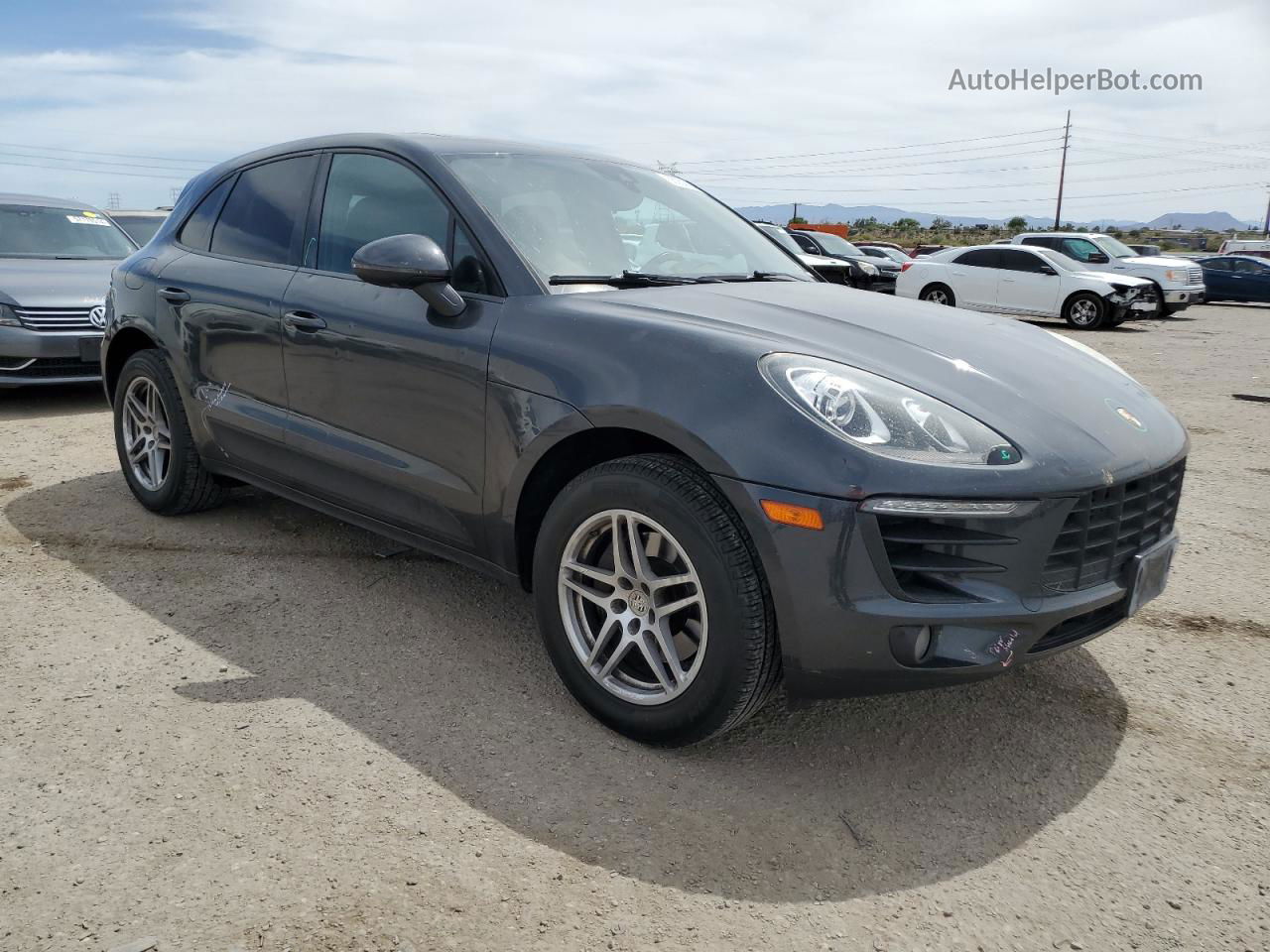 2017 Porsche Macan  Gray vin: WP1AA2A55HLB81600