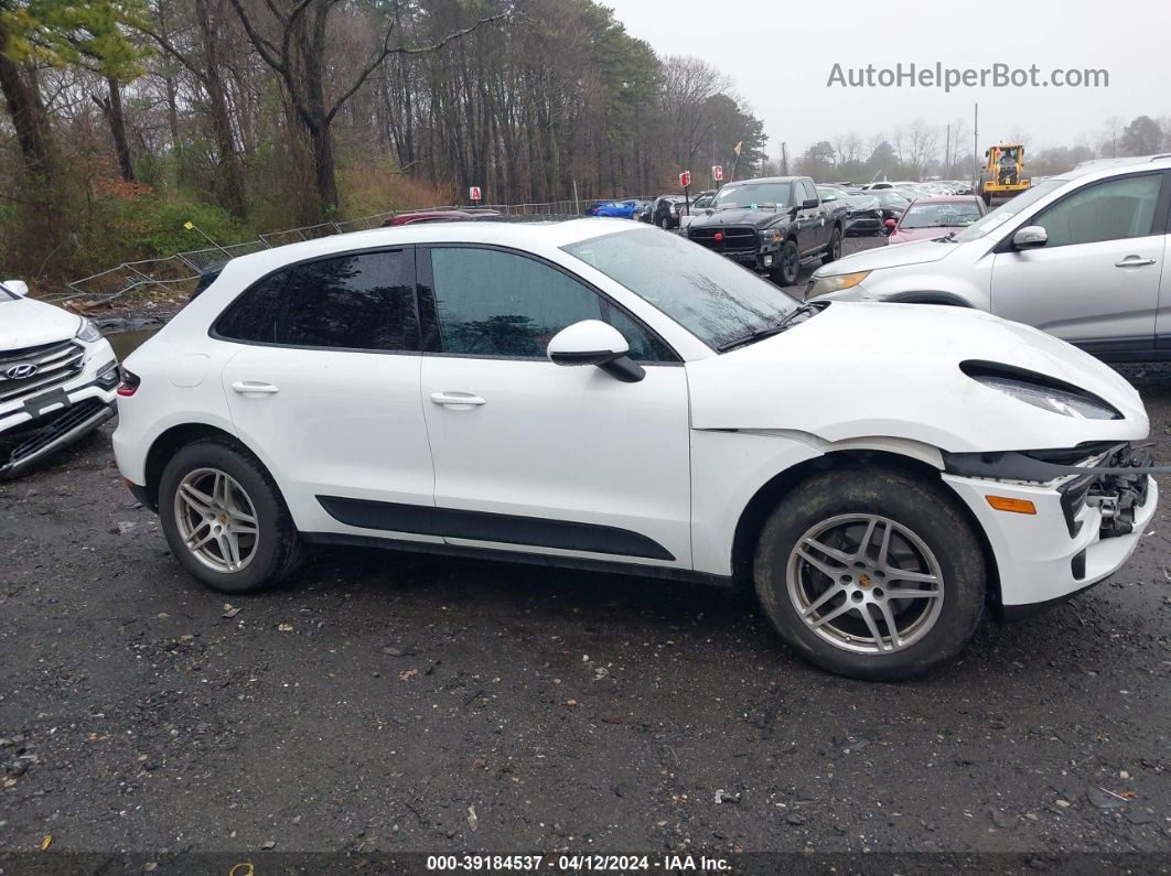 2018 Porsche Macan   White vin: WP1AA2A55JLB01931