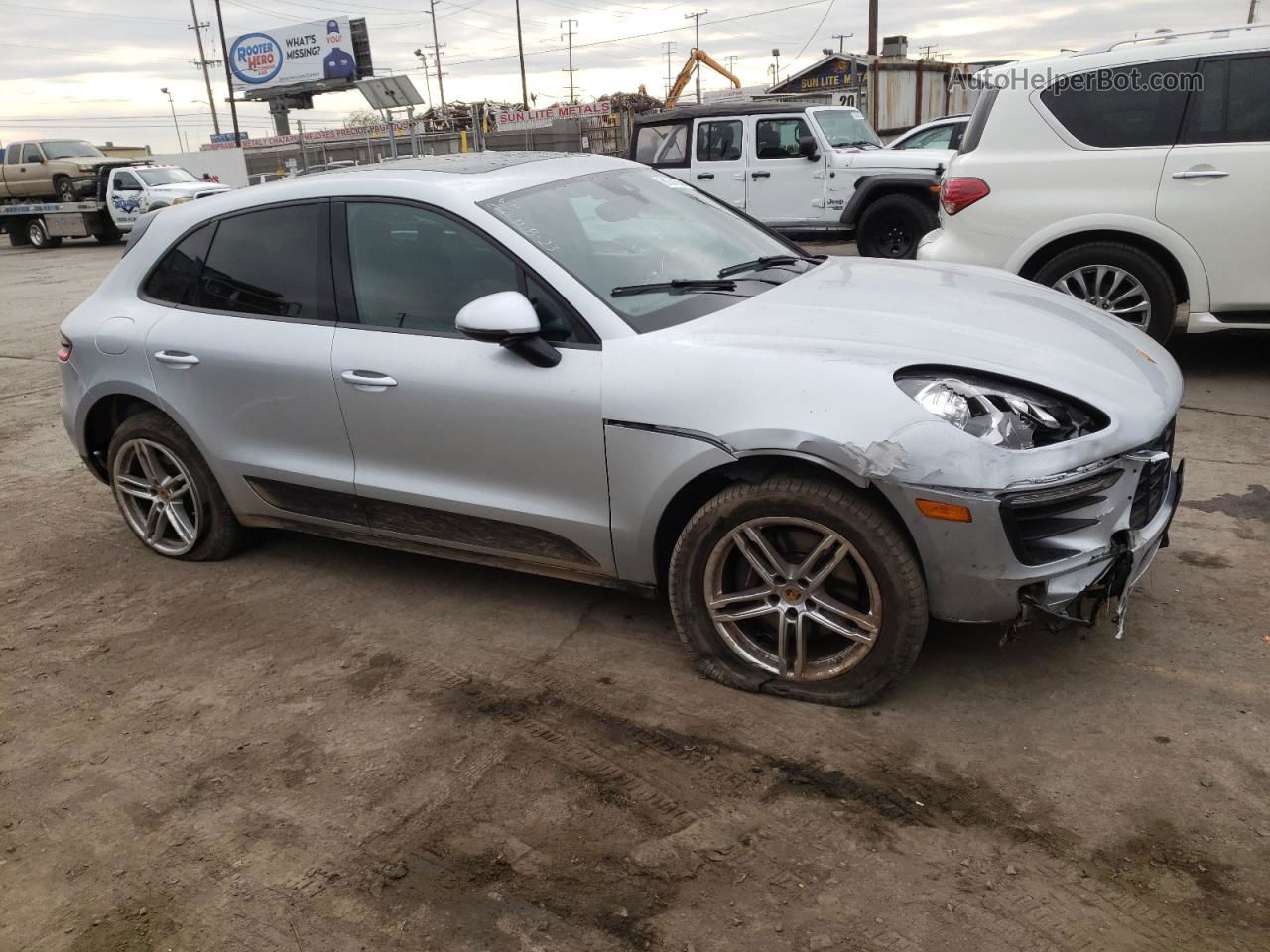 2018 Porsche Macan  Silver vin: WP1AA2A55JLB11780