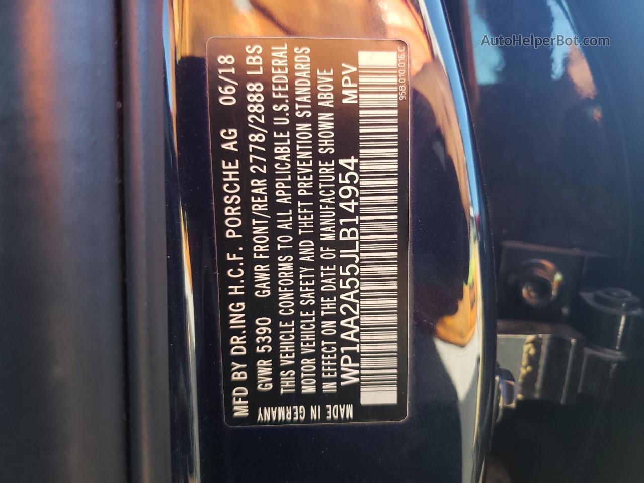 2018 Porsche Macan  Blue vin: WP1AA2A55JLB14954