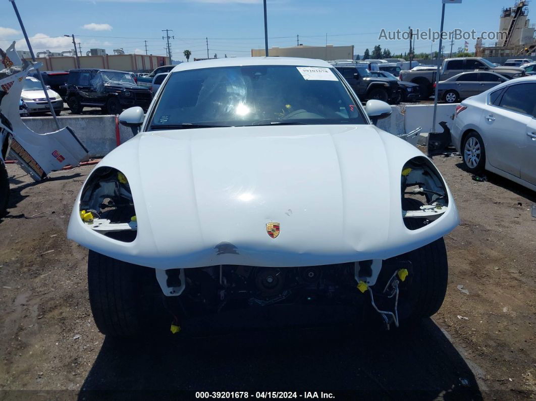 2018 Porsche Macan   White vin: WP1AA2A55JLB19913