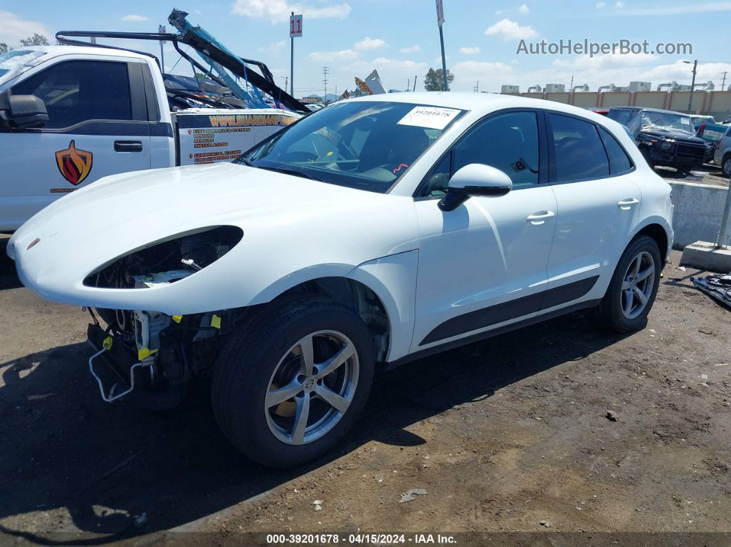 2018 Porsche Macan   White vin: WP1AA2A55JLB19913