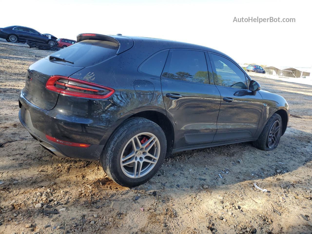 2017 Porsche Macan  Черный vin: WP1AA2A56HLB04752