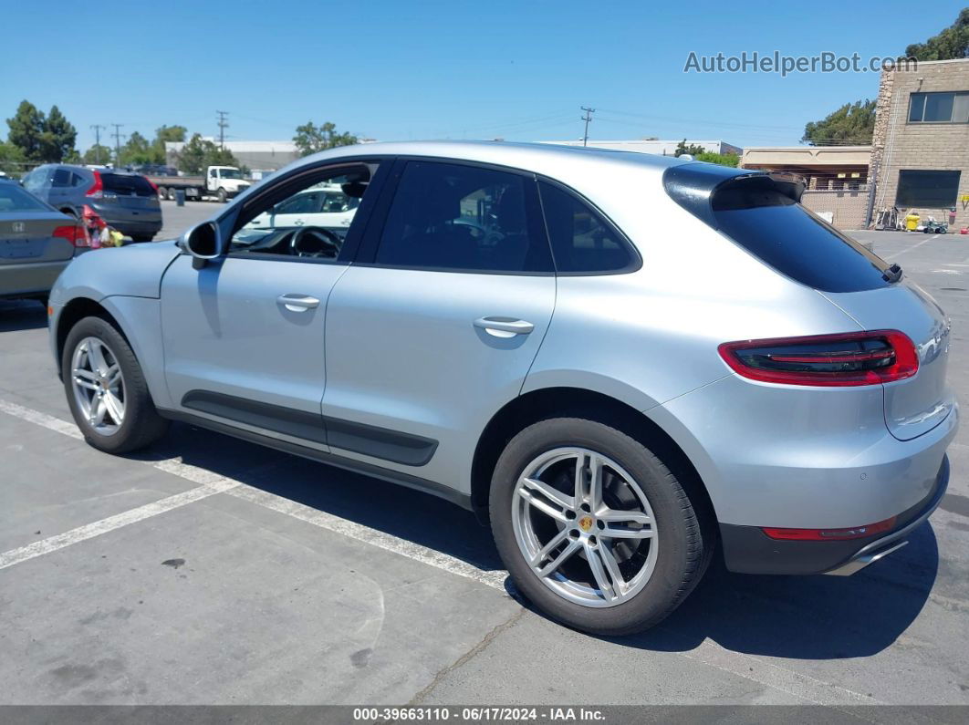 2017 Porsche Macan   Silver vin: WP1AA2A56HLB05495