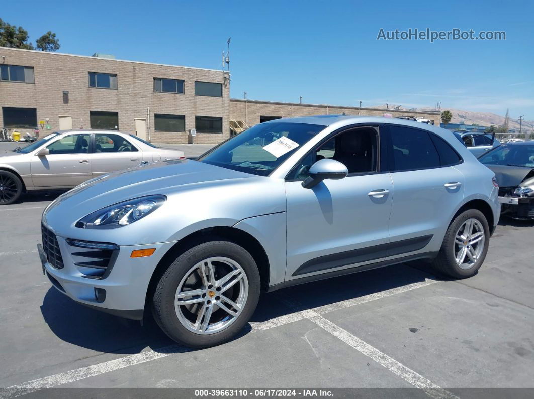 2017 Porsche Macan   Silver vin: WP1AA2A56HLB05495