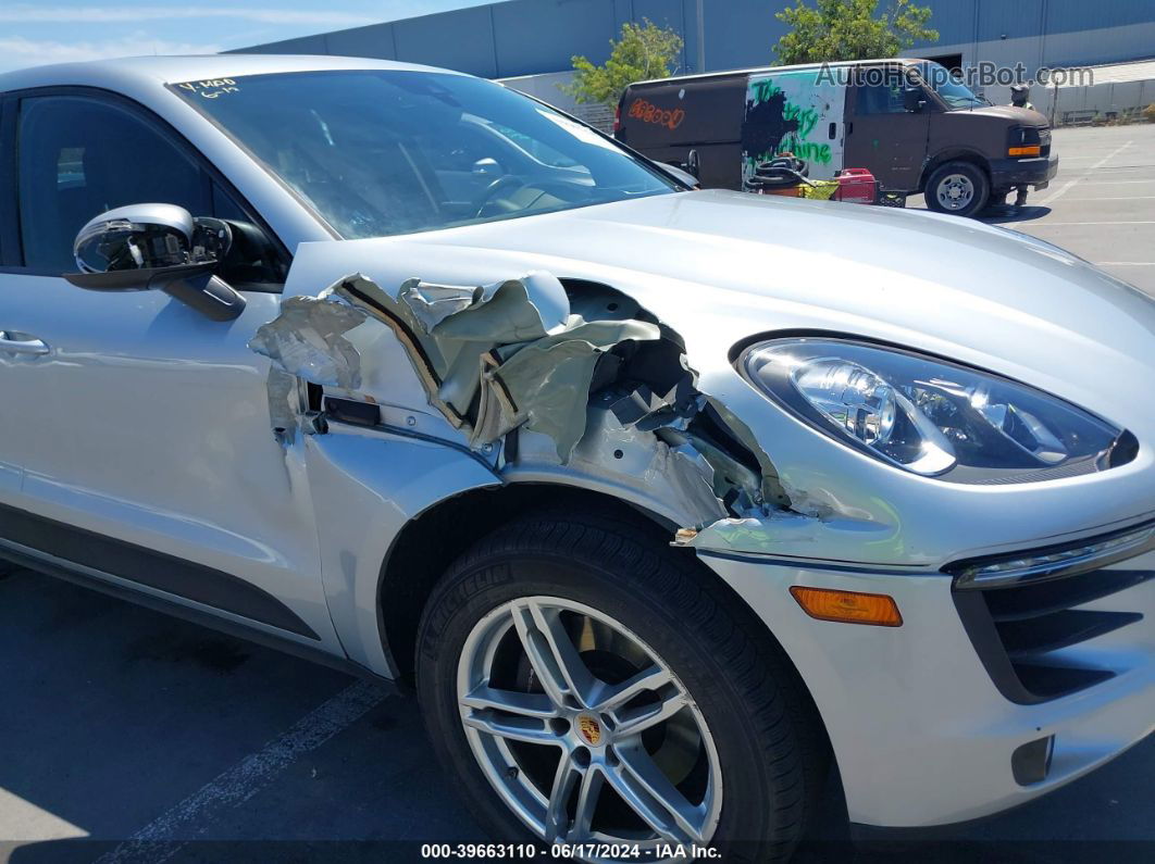 2017 Porsche Macan   Silver vin: WP1AA2A56HLB05495