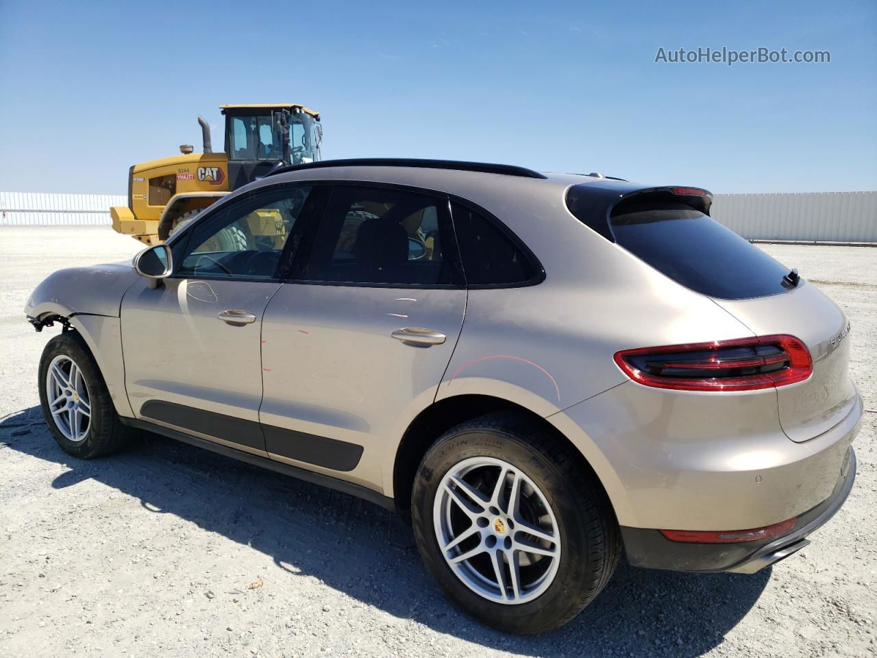 2017 Porsche Macan  Gold vin: WP1AA2A56HLB09062