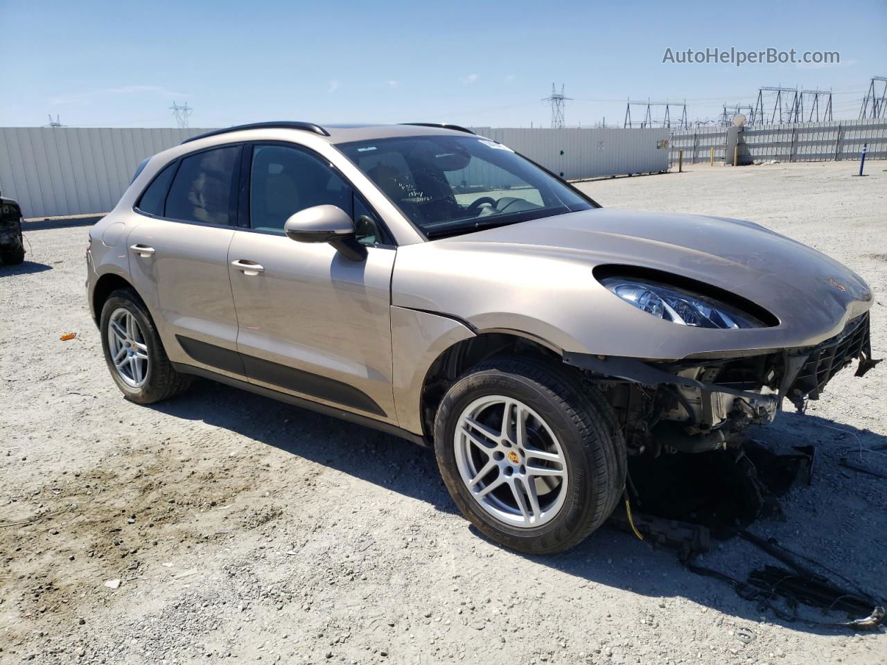 2017 Porsche Macan  Gold vin: WP1AA2A56HLB09062