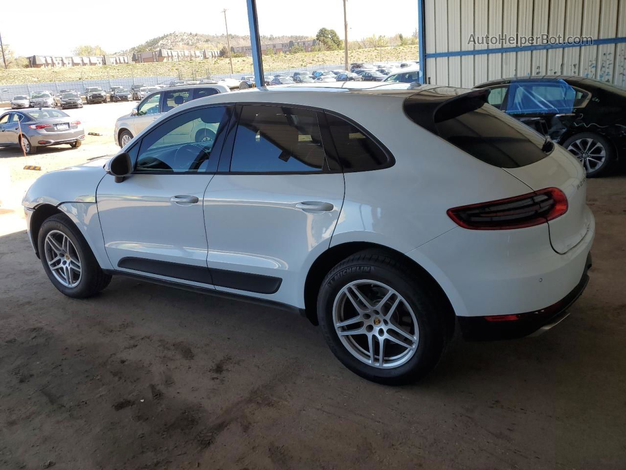 2017 Porsche Macan  Белый vin: WP1AA2A56HLB83890