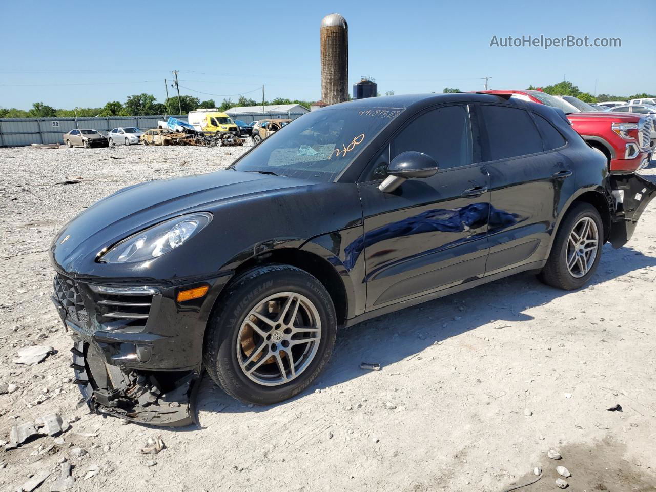 2018 Porsche Macan  Черный vin: WP1AA2A56JLB03929