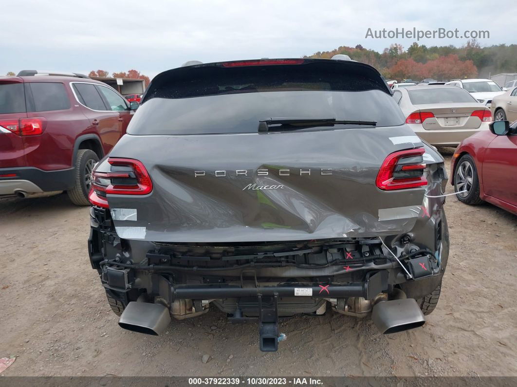 2018 Porsche Macan   Gray vin: WP1AA2A56JLB08855