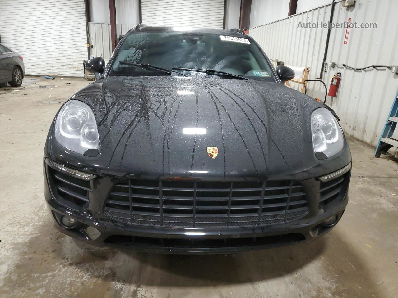 2018 Porsche Macan  Black vin: WP1AA2A56JLB20519