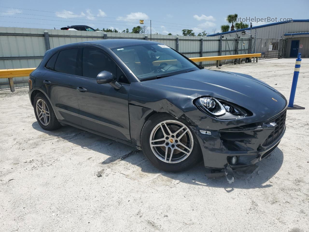 2018 Porsche Macan  Gray vin: WP1AA2A56JLB20875