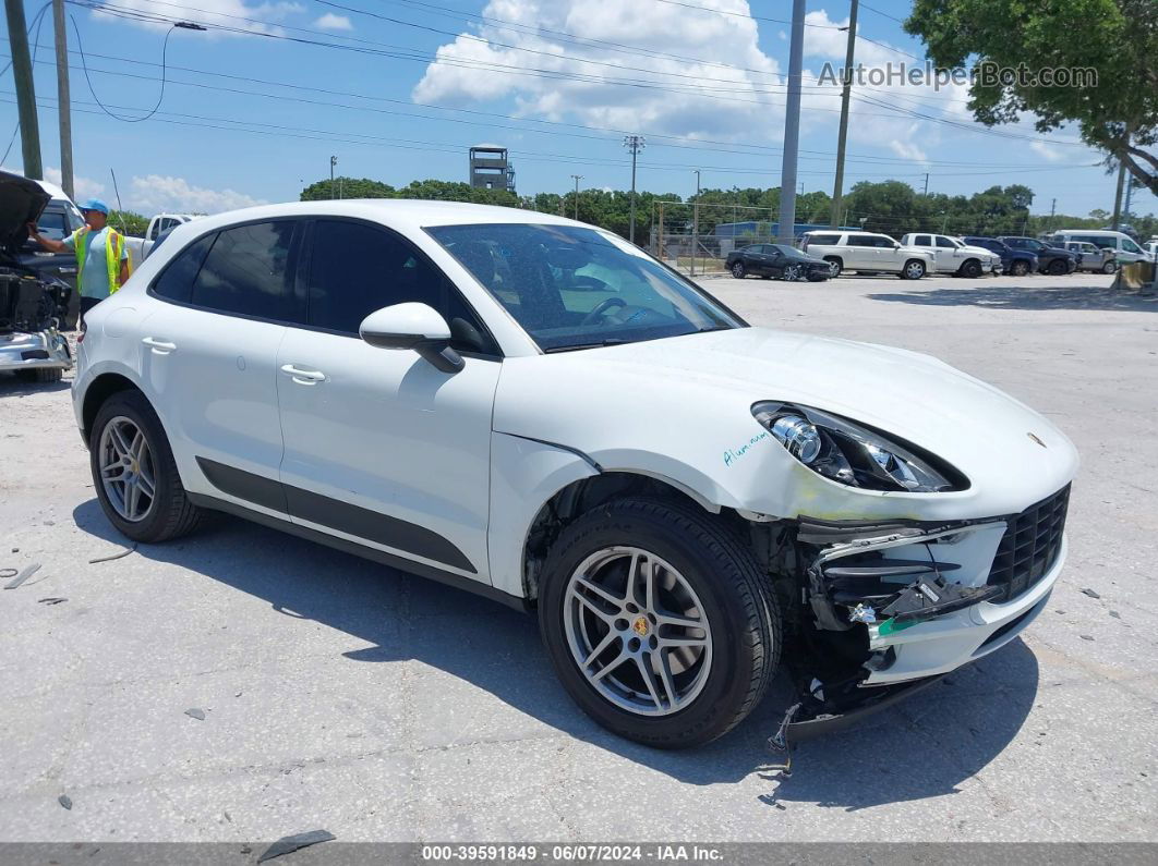 2017 Porsche Macan   White vin: WP1AA2A57HLB07272