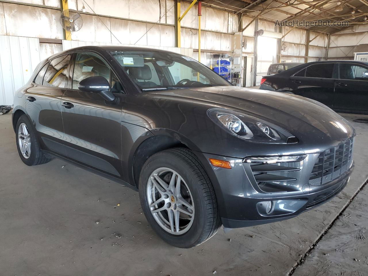 2017 Porsche Macan  Угольный vin: WP1AA2A57HLB82098