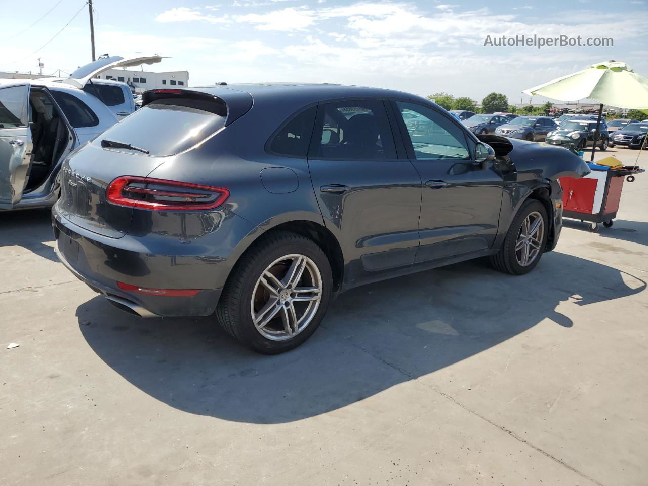 2018 Porsche Macan  Gray vin: WP1AA2A57JLB07603