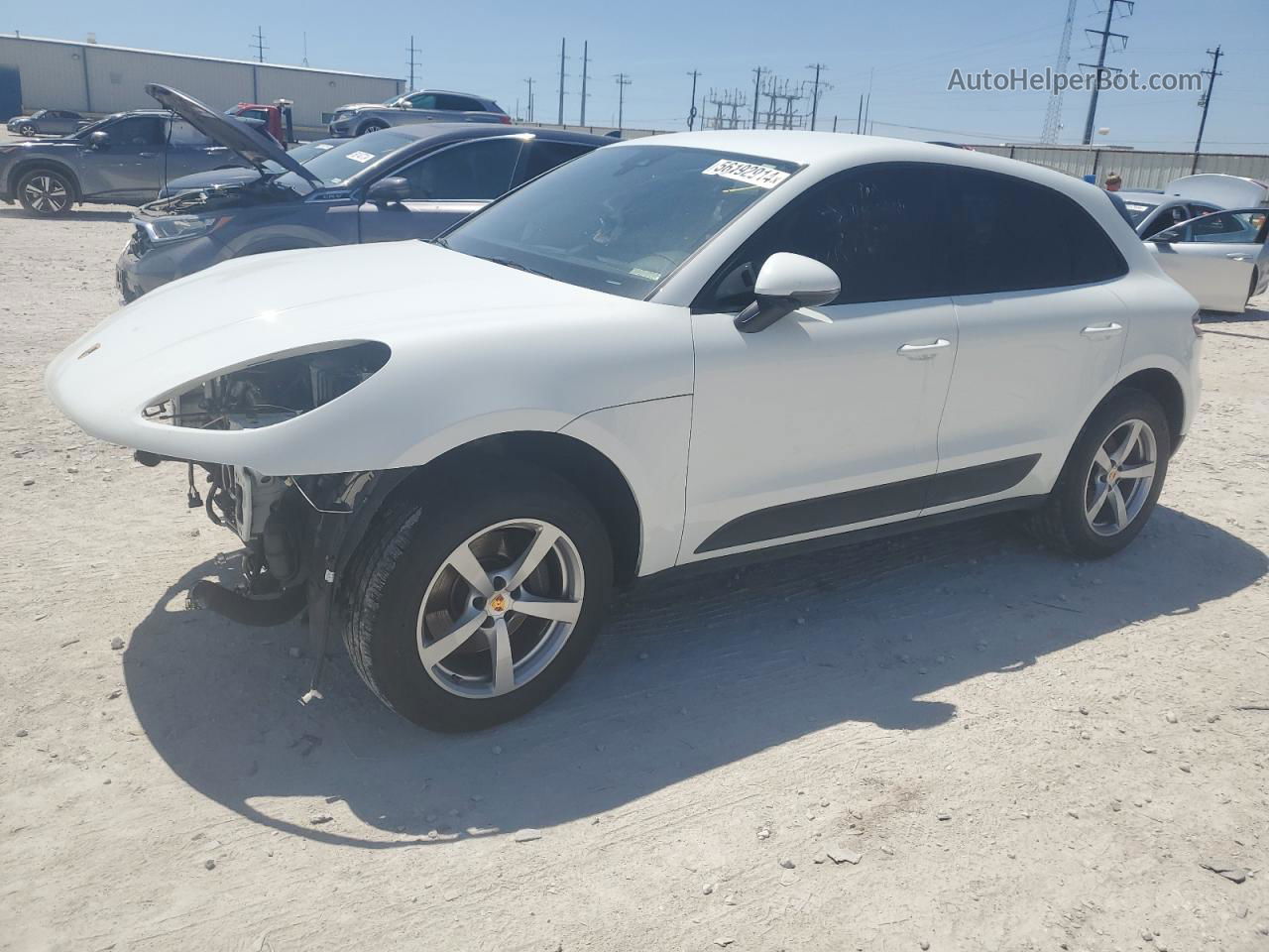 2018 Porsche Macan  White vin: WP1AA2A57JLB10078