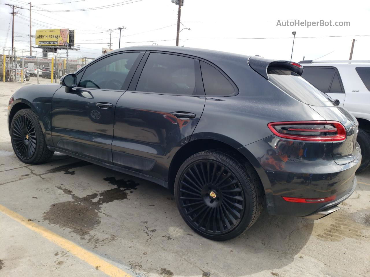 2018 Porsche Macan  Black vin: WP1AA2A57JLB16804