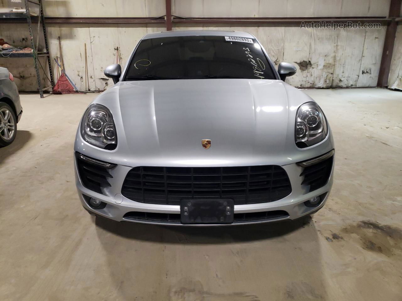 2017 Porsche Macan  Silver vin: WP1AA2A58HLB05921