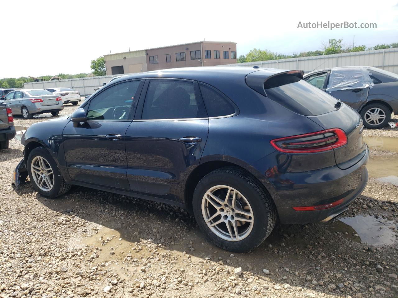 2017 Porsche Macan  Синий vin: WP1AA2A58HLB06888