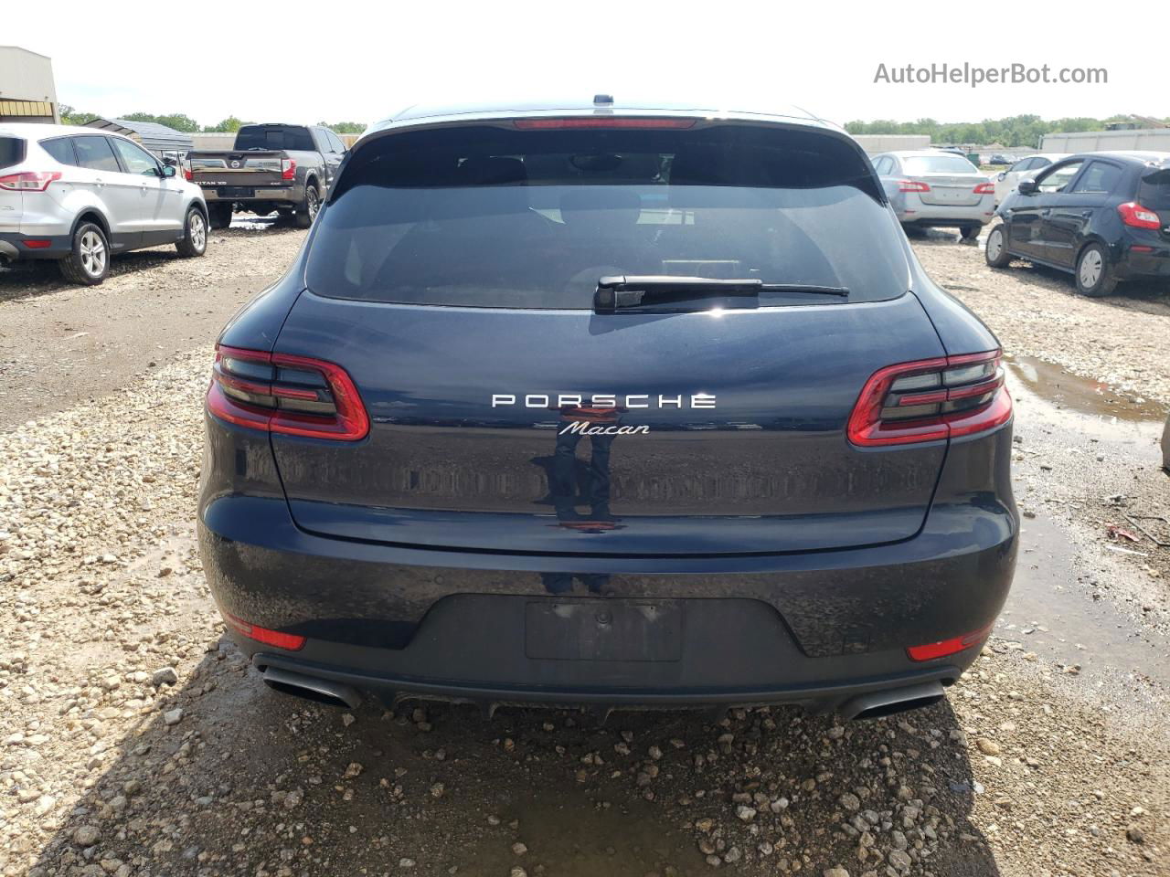 2017 Porsche Macan  Blue vin: WP1AA2A58HLB06888