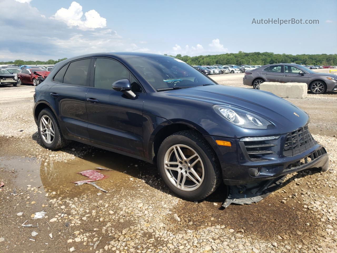 2017 Porsche Macan  Синий vin: WP1AA2A58HLB06888