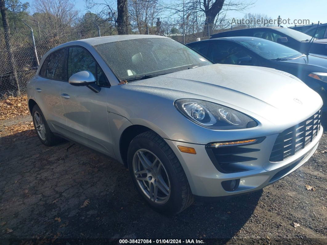 2018 Porsche Macan   Silver vin: WP1AA2A58JLB02796