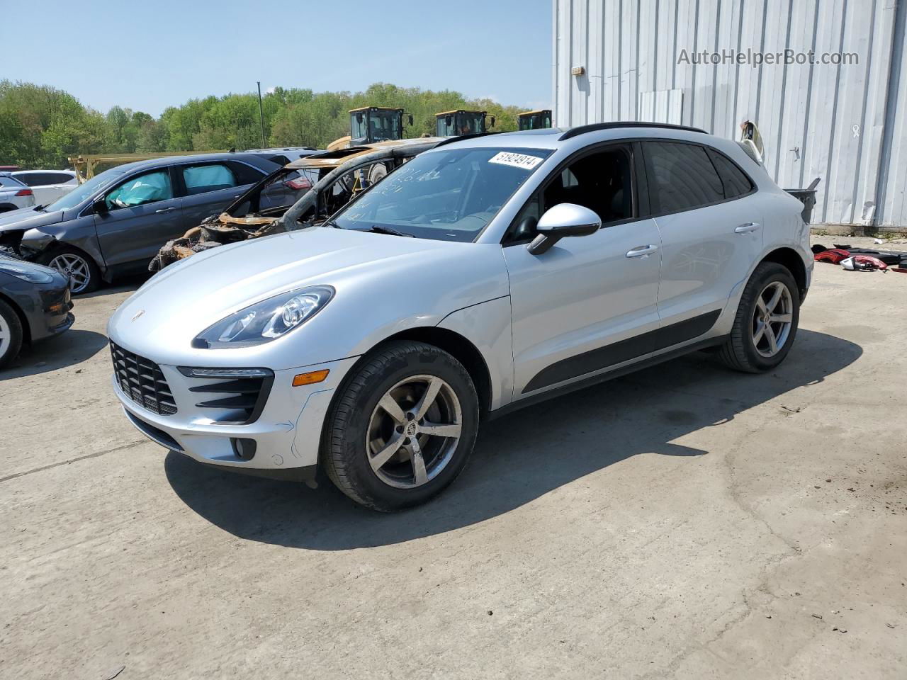 2018 Porsche Macan  Silver vin: WP1AA2A58JLB07710