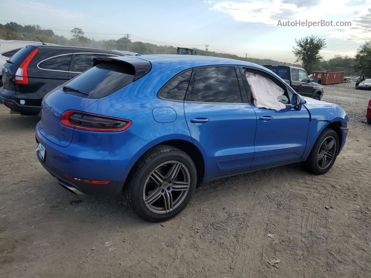 2018 Porsche Macan  Синий vin: WP1AA2A58JLB20960