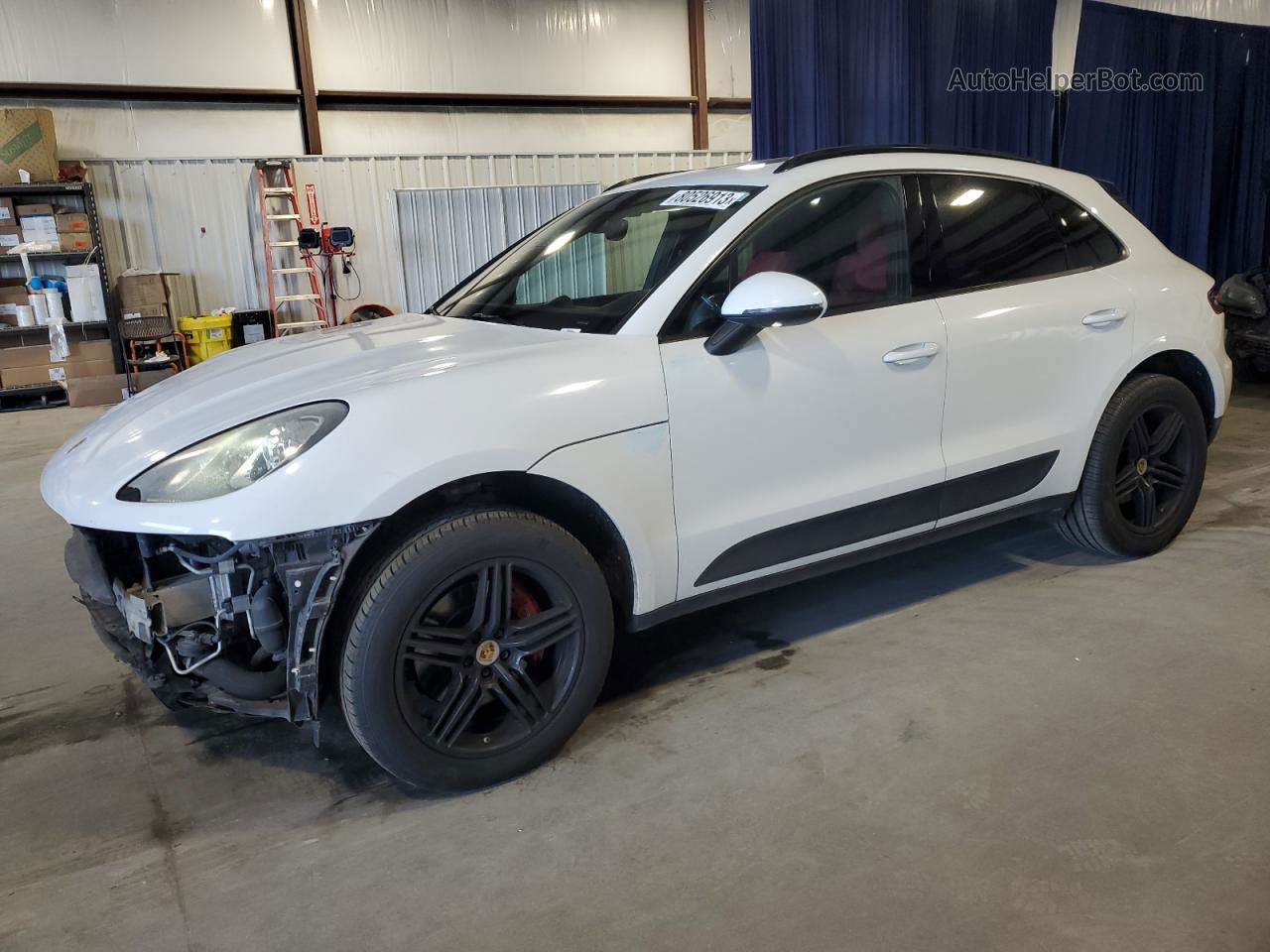 2017 Porsche Macan  White vin: WP1AA2A59HLB01456